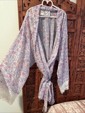 Super pretty Floral Lace-Trim Kimono Robe - Pastel Pink & Blue cottagecore